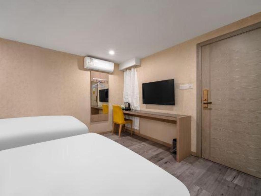 Hotel Jitai Yangpu Benxi Hospital Branch