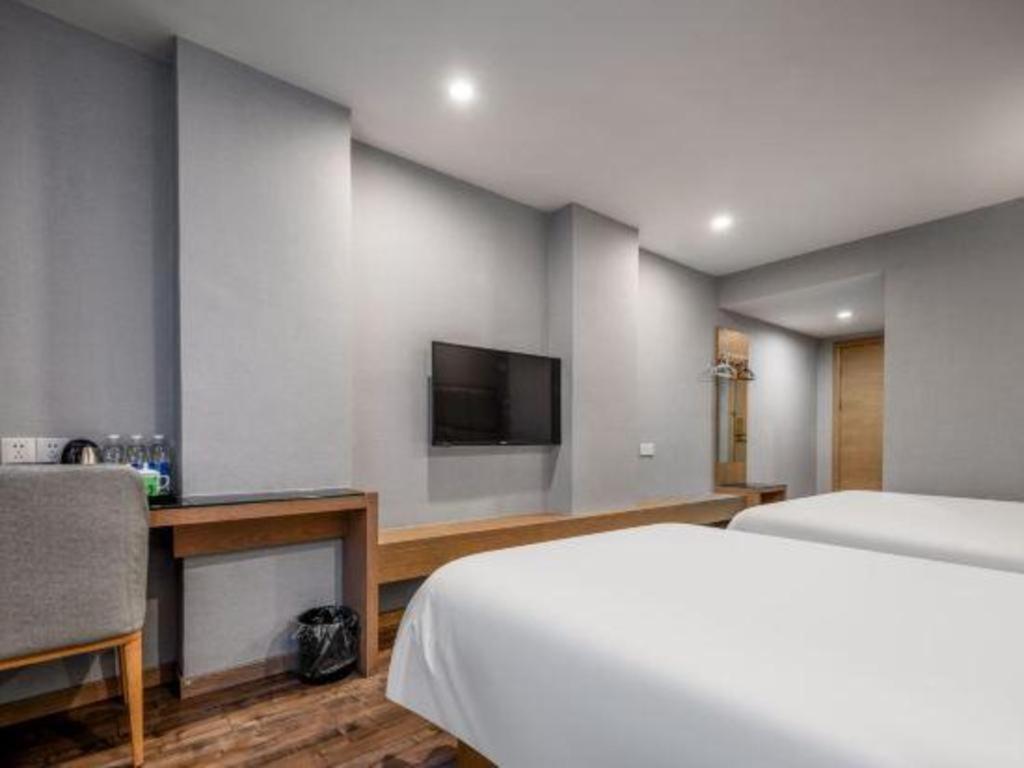 Hotel Jitai Yangpu Benxi Hospital Branch Shanghai