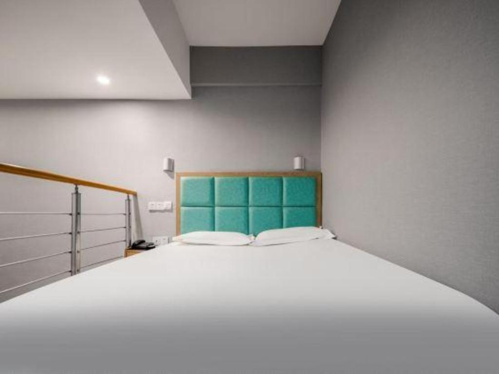 Jitai Yangpu Benxi Hospital Branch Hotel 2*