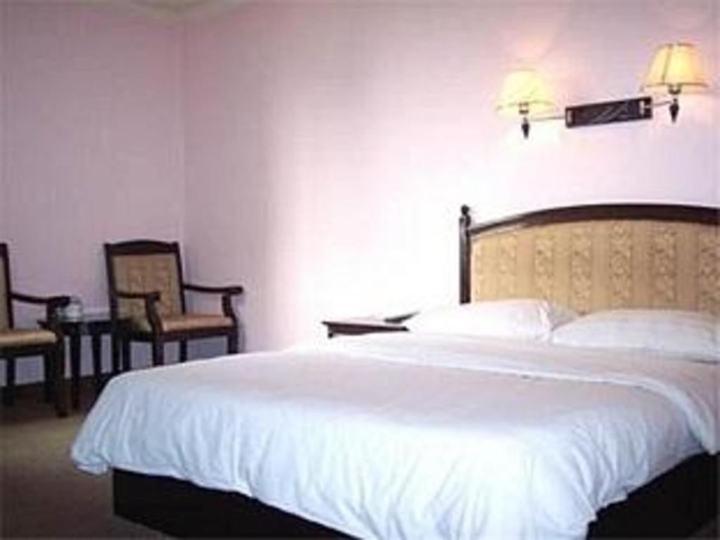 Hotel Jitai Yangpu Benxi Hospital Branch Shanghai